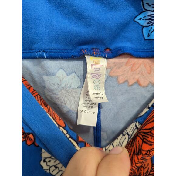 LuLaRoe Floral American Flag Leggings Size Tall & Curvy - Picture 4 of 4